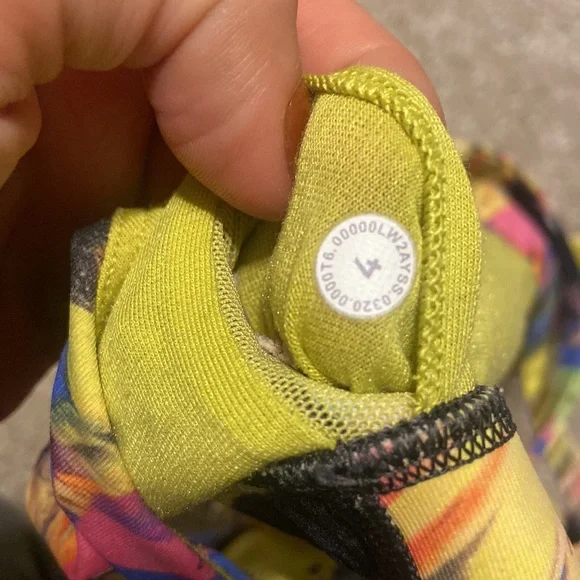 Lululemon energy bra - Picture 3 of 3